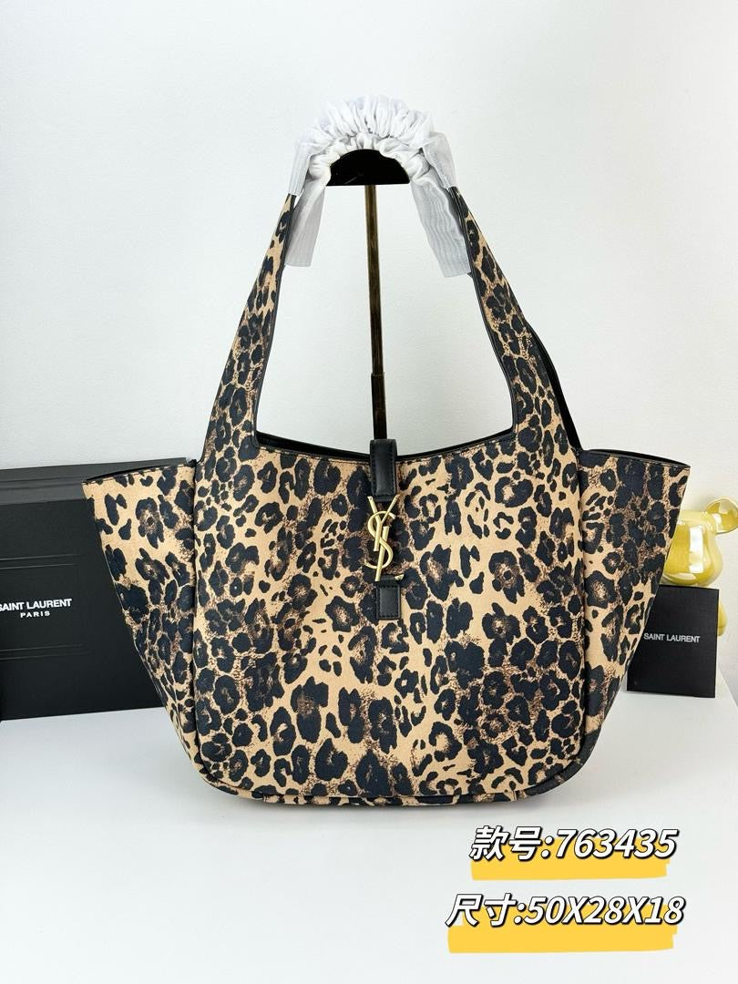 Leopard Y Tote Bag