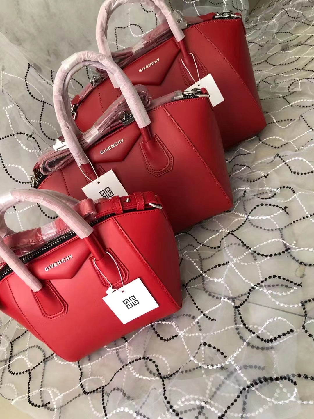 Venchy tote -Red